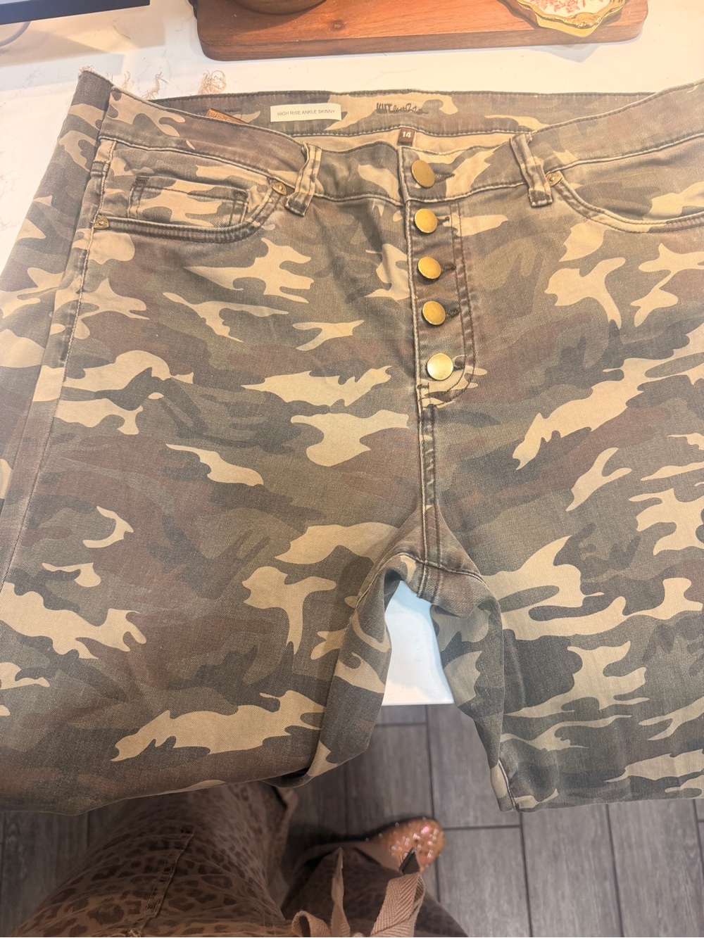 Kut from the Kloth Men's Camo Slim Straight Jeans - Olive Green and Tan - Picture 2 of 8